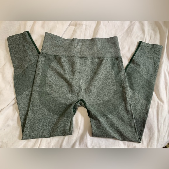 PINK Seamless Contour Leggings (size m) - Picture 2 of 3